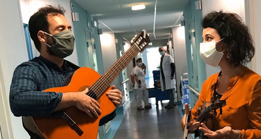 Blouses Notes : de la musique au chevet des enfants hospitalisés au CHRU de Tours ! 